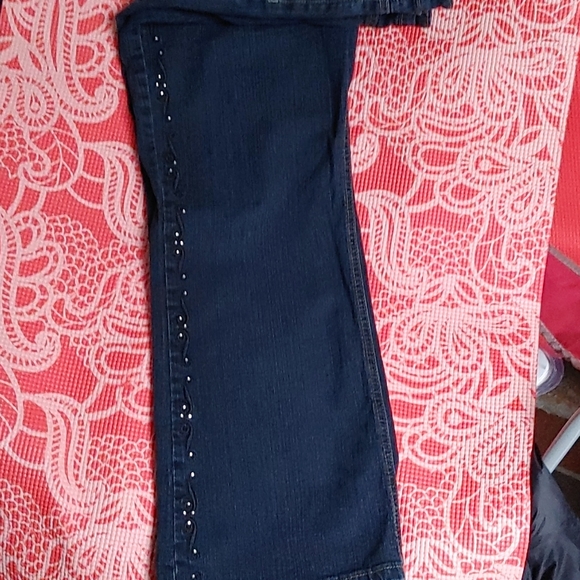 Nice old jeans in style now - Picture 3 of 3